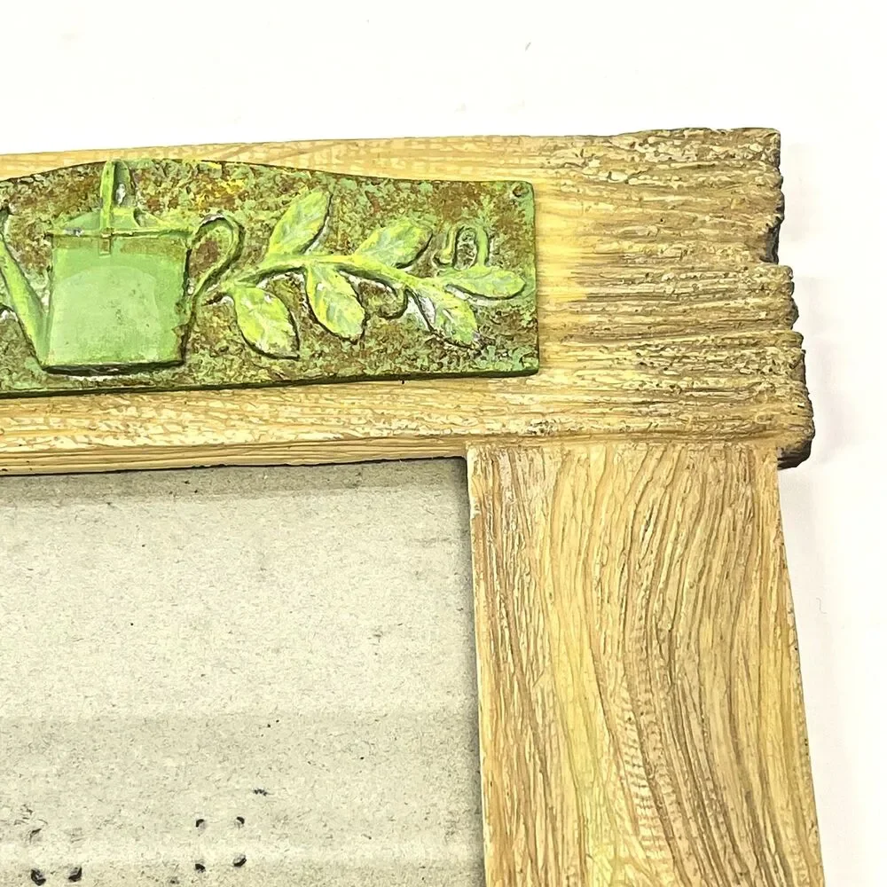 Vintage Russ Berrie 4x5 Ceramic Faux Wood and Garden Design Photo Frame-Tabletop